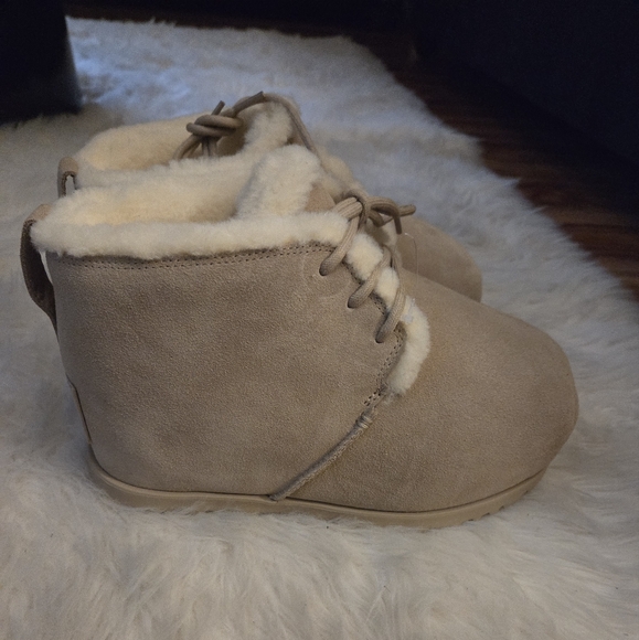 UGG 'PUMPED' FAUX FUR TRIM SLIPPER BOOTIE SZ 8W - Picture 1 of 6